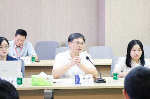 【中心动态】江西财大新商界师生走进江西兆驰半导体参访座谈517.jpg