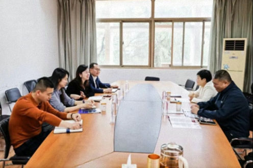 【中心动态】江西新商界总裁5班校友刘春荠到访EDP中心座谈交流1.jpg