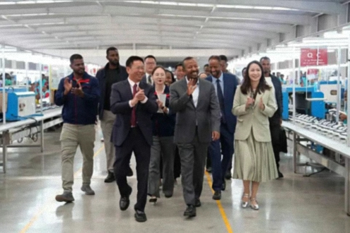 【学员动态】埃塞俄比亚总理阿比视察江西新商界总裁15班张华荣校友企业-华坚国际轻工业城经济特区223.jpg